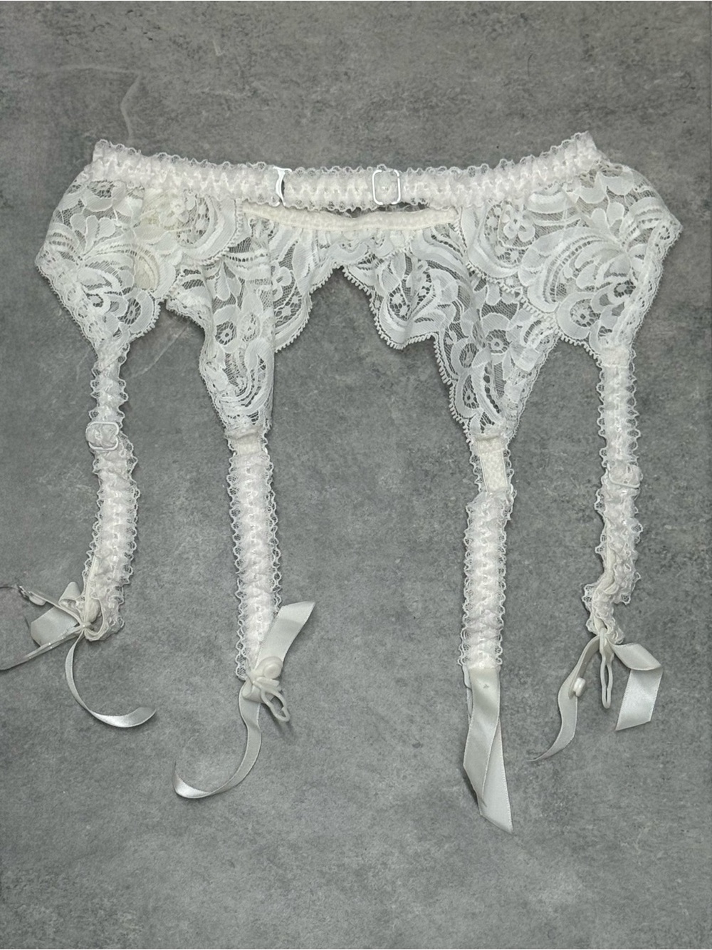 Vintage 90s Victoria's Secret Gold Label White Lace Garter Belt Style 7052 OS